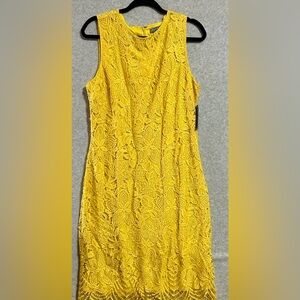 🚨 SOLD 🚨 Sharagano Womens Size 12 MIDI Dress Yellow Overlace Sleeveless Dress